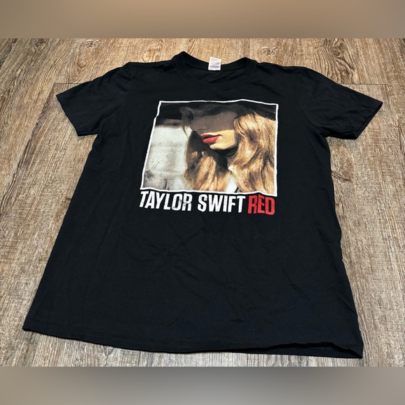 Original 2013 Taylor Swift Red Tour T-Shirt - Picture 2 of 7